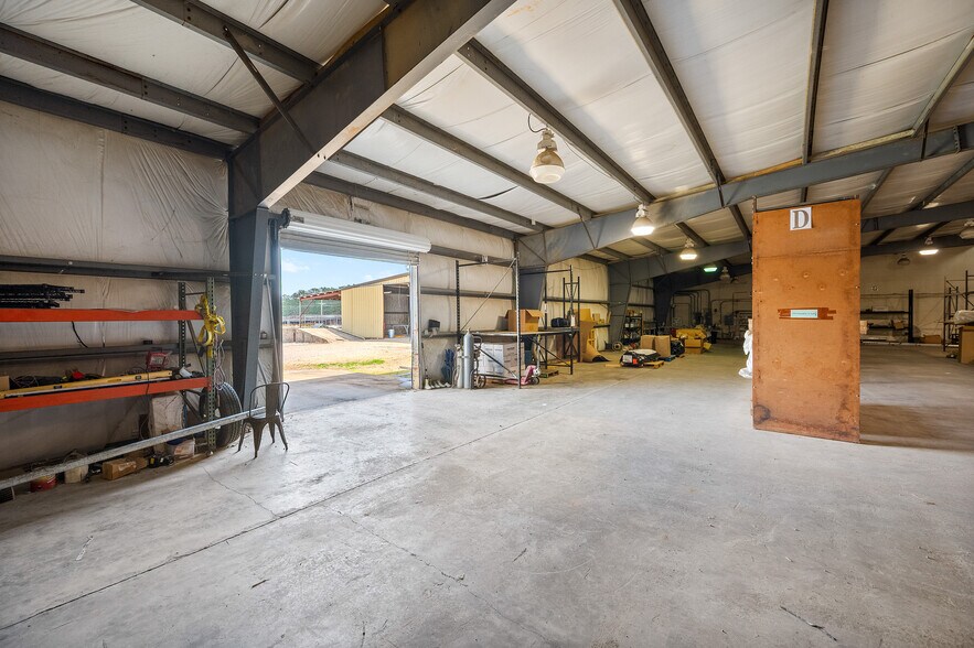 More Photos Of 10462 Hwy 165 S, Forest Hill Warehouse For Sale