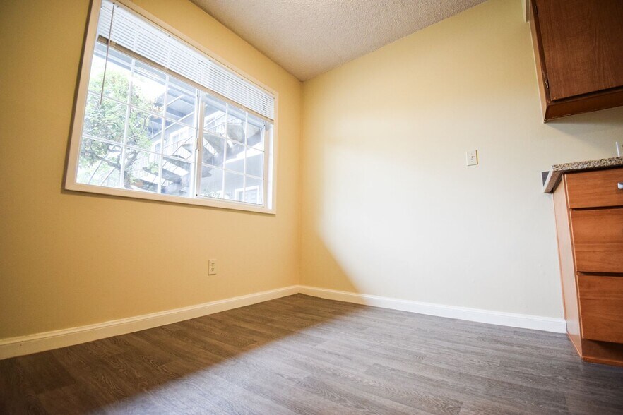 More Photos Of 12870 SW Allen Blvd, Beaverton Apartments For Sale