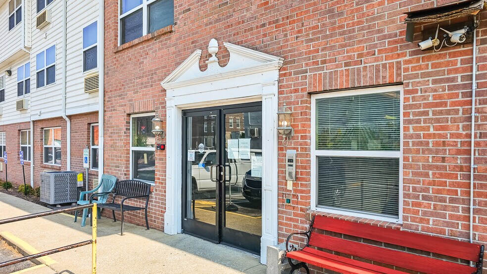 More Photos Of 111 E 4th St, Hopkinsville Apartments For Sale