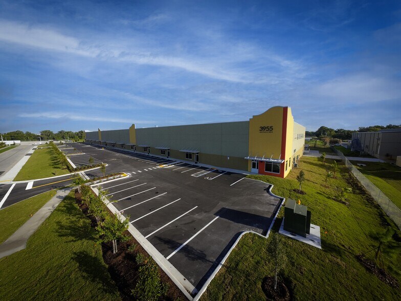 More Photos Of 3955 Anchuca Dr, Lakeland Industrial For Lease