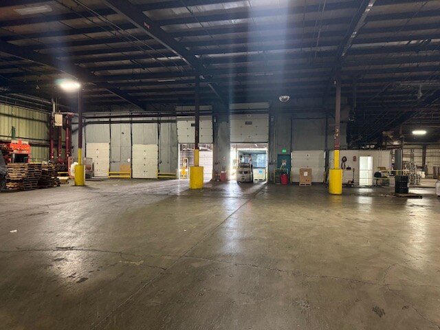 More Photos Of 301 N Taylor Rd, Garrett Warehouse For Lease