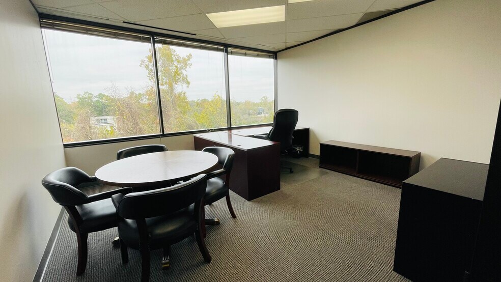 More Photos Of 7670 Woodway Dr, Houston Office For Lease