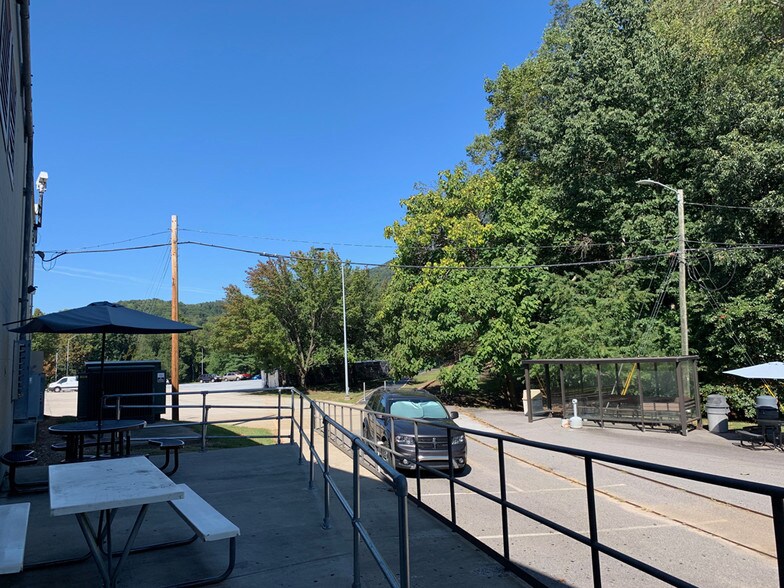 More Photos Of 12 Gerber Rd, Asheville Warehouse For Lease