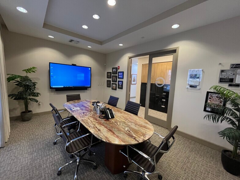 More Photos Of 2810 E Oakland Park Blvd, Fort Lauderdale Office For Lease
