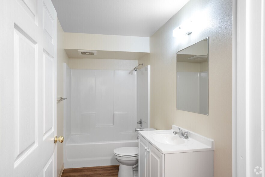 More Photos Of 2615 Neals Ln, Vancouver Apartments For Sale