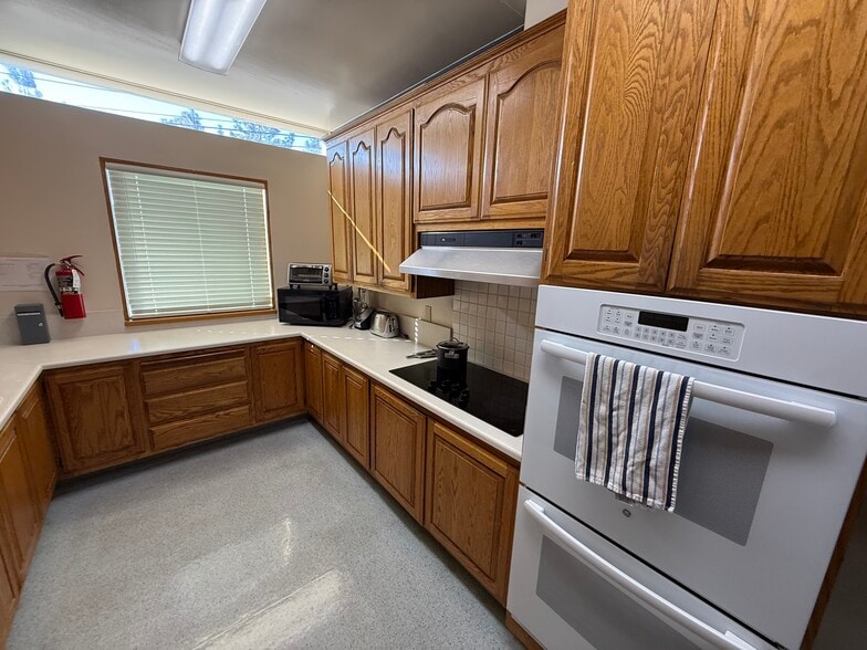 More Photos Of 9244 Zelzah Ave, Northridge Specialty For Sale