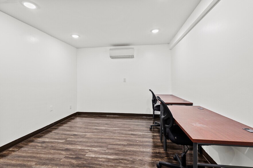 More Photos Of 108 N Depot Dr, Fort Pierce Office Residential For Lease