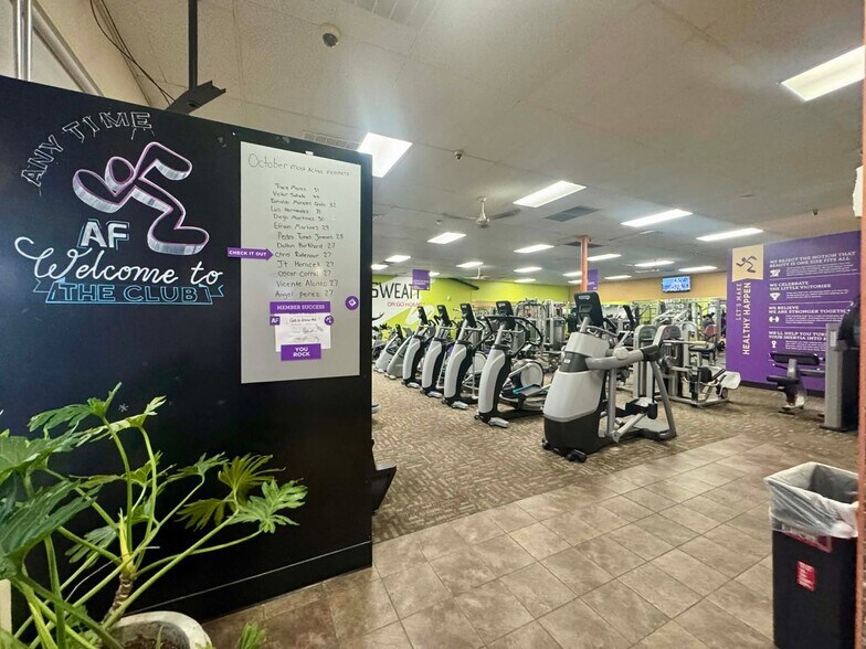 More Photos Of 2201-2207 Central Ave, Dodge City General Retail For Sale