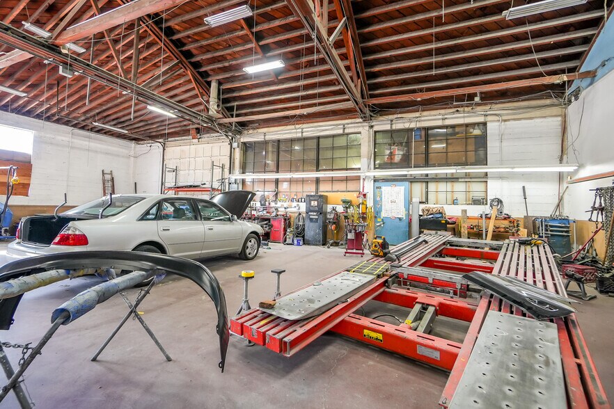 More Photos Of 2323 Nevin Ave, Richmond Auto Repair For Sale