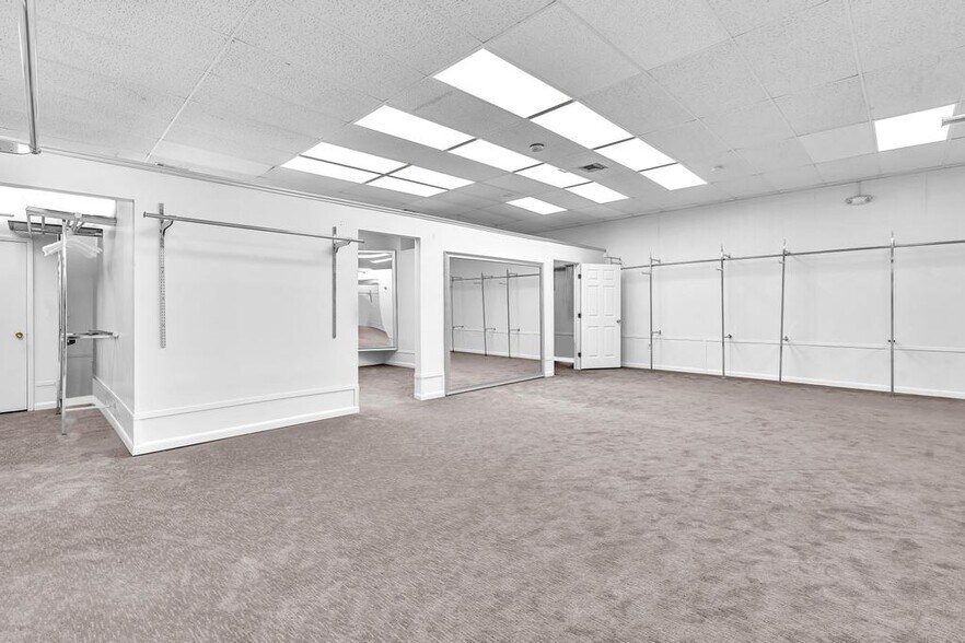 More Photos Of 2930 SW 30th Ave, Pembroke Park Freestanding For Lease