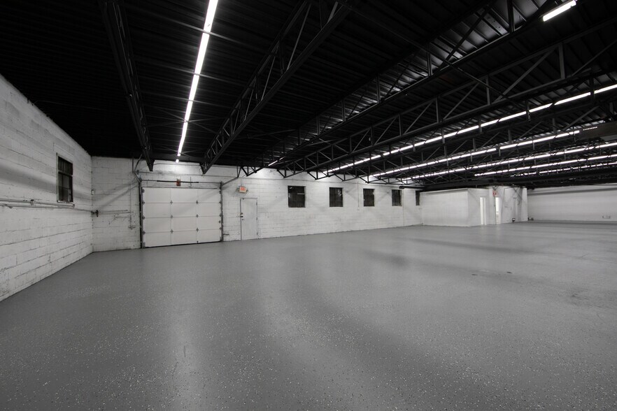 More Photos Of 717 Creek Rd, Bellmawr Manufacturing For Lease