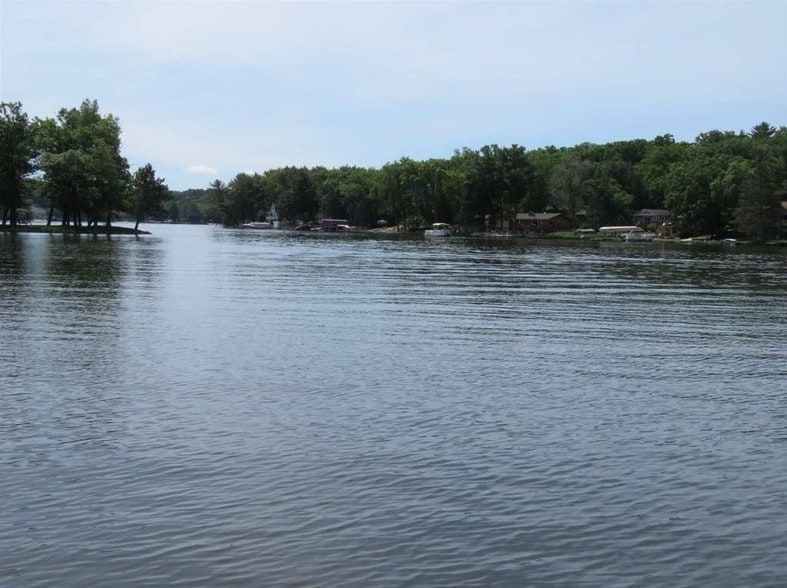More Photos Of 1080 E Hiawatha Dr, Wisconsin Dells Hotel For Sale