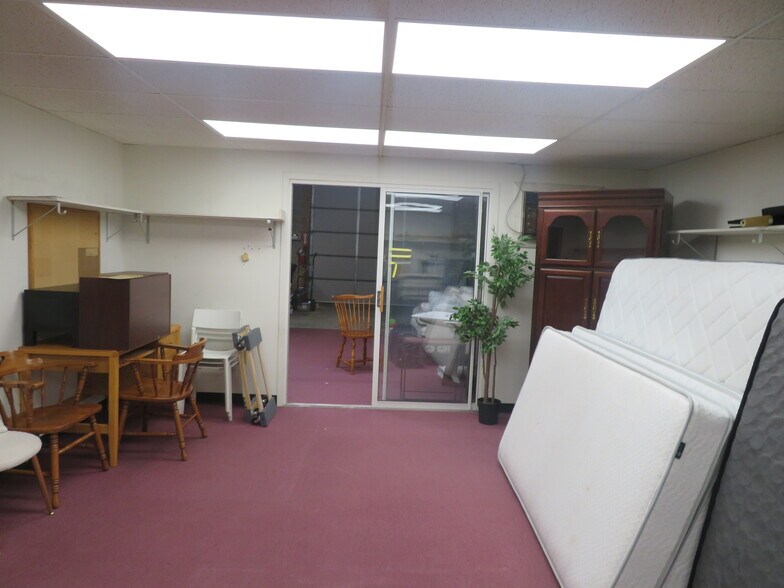 More Photos Of 12051-12083 Tech Rd, Silver Spring Light Manufacturing For Lease