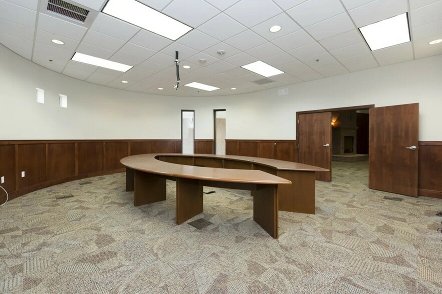 More Photos Of 10000 E University Dr, Prescott Valley Office For Sale
