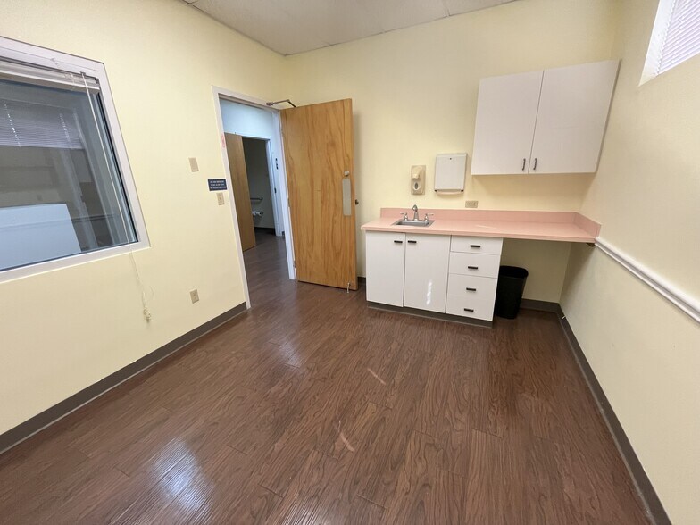 More Photos Of 1395 El Rito Dr, Gulf Breeze Medical For Sale