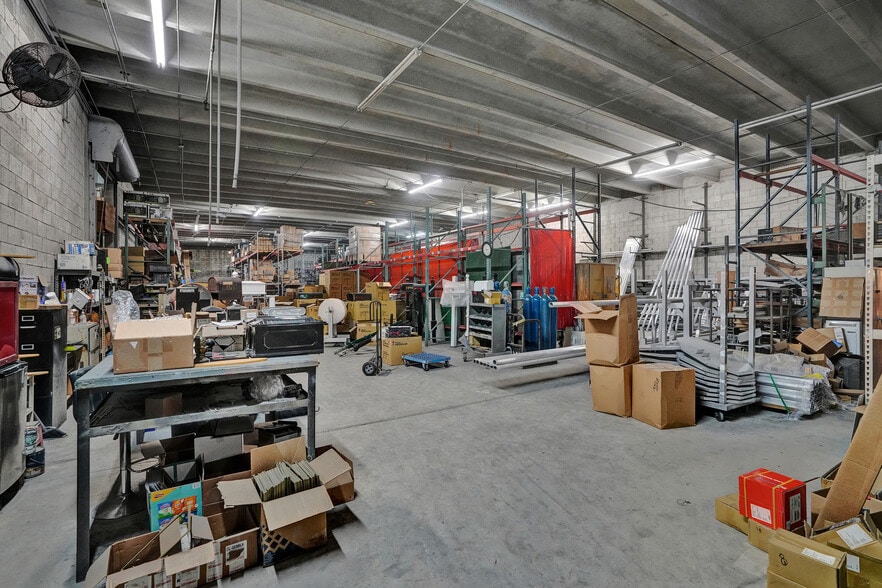 More Photos Of 2360 W 76th St, Hialeah Manufacturing For Sale