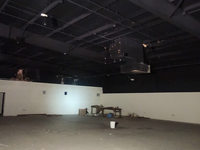 More Photos Of Martin Luther King Hwy, Eutaw Warehouse For Sale