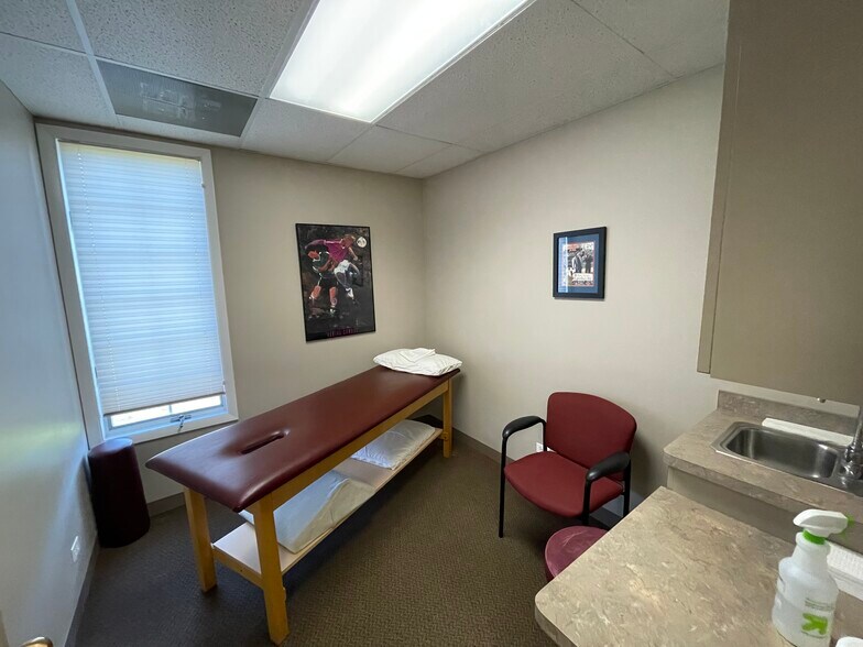 More Photos Of 27401 W Il Route 22, Lake Barrington Medical For Lease