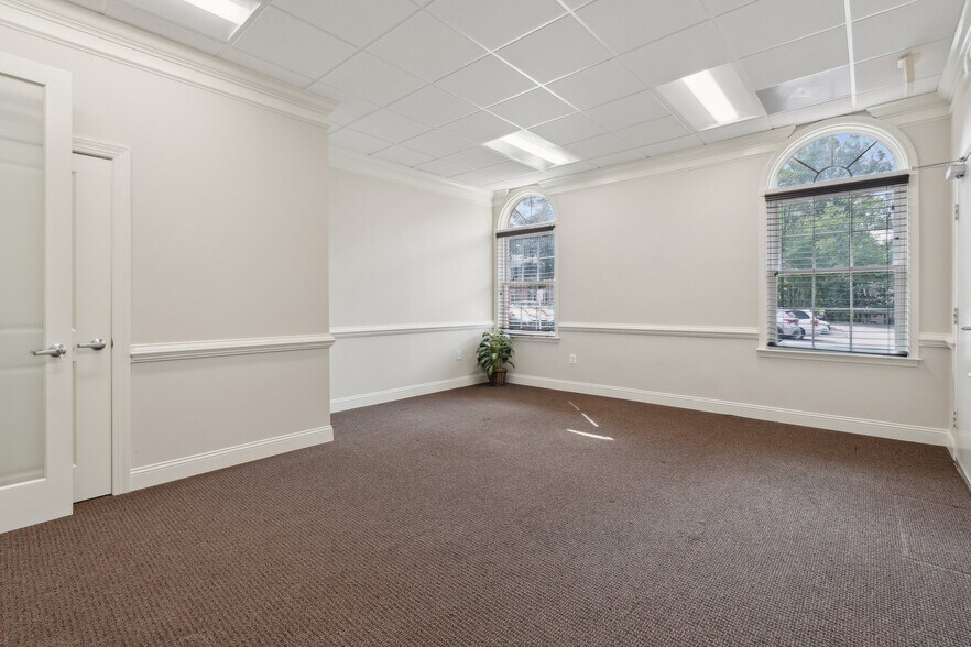 More Photos Of 1680 E Gude Dr, Rockville Office Residential For Lease