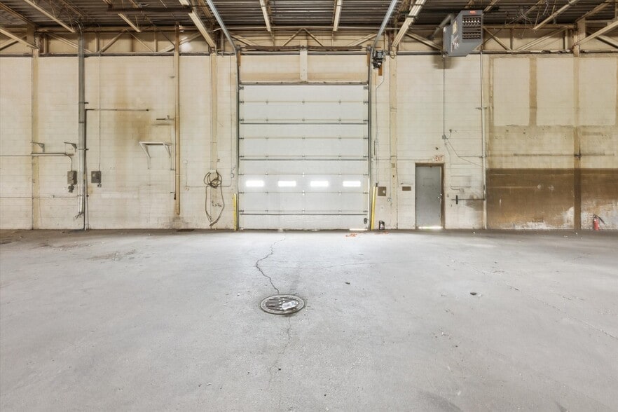 More Photos Of 211 Lee St, Saginaw Manufacturing For Sale