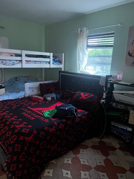 More Photos Of 6361 110th St, Forest Hills Apartments For Sale