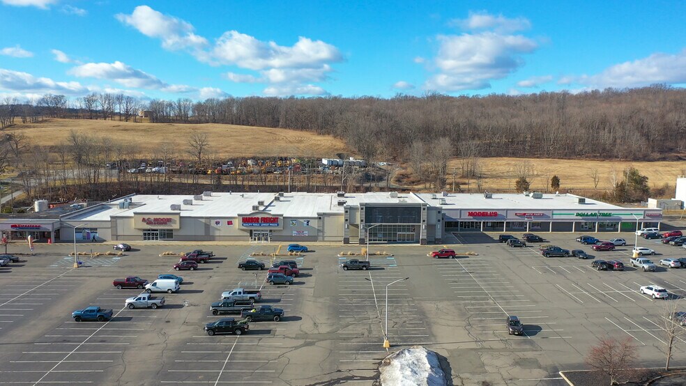 More Photos Of 17-27 Hampton House Rd, Newton Unknown For Lease