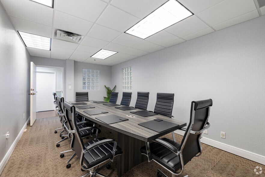 More Photos Of 10 Fairway Dr, Deerfield Beach Office For Lease
