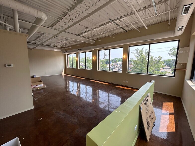 More Photos Of 5901 Dempster St, Morton Grove Office For Sale