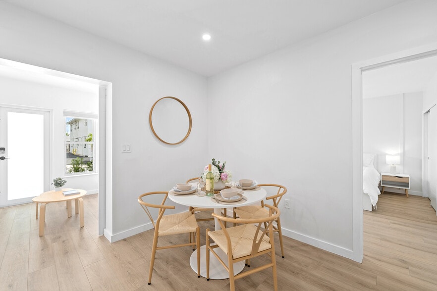 More Photos Of 525 N Federal Hwy, Lake Worth Beach Hotel For Sale