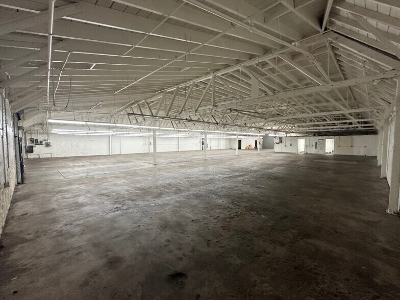 More Photos Of 1129 E 29th St, Los Angeles Warehouse For Lease