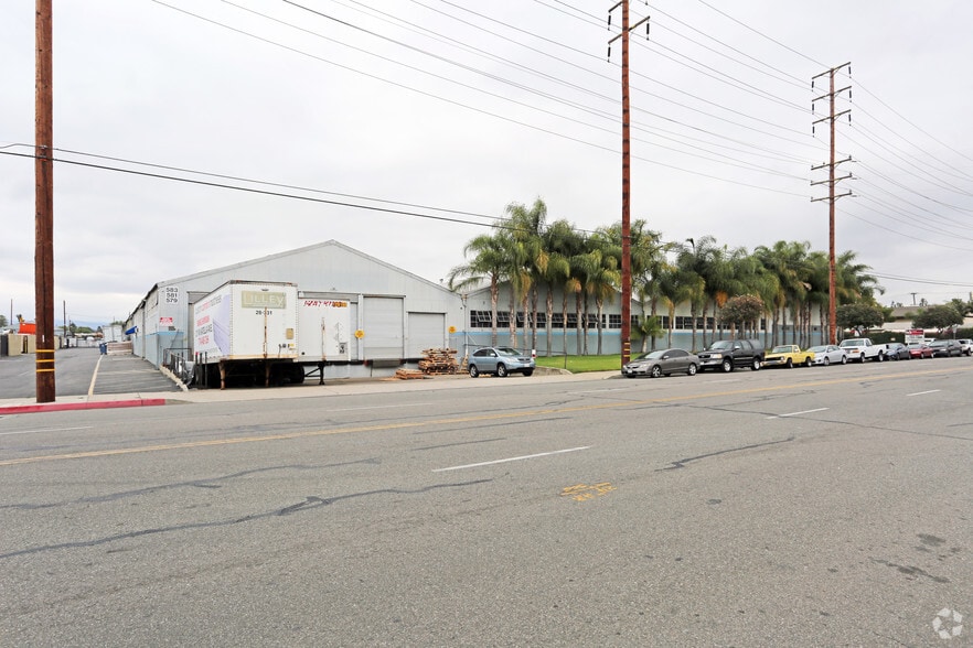 More Photos Of 551-583 N Batavia St, Orange Warehouse For Lease