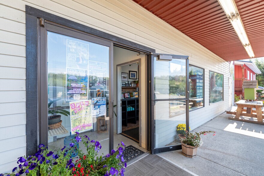 More Photos Of 7196/7198/7204 North Tongass Hwy, Ketchikan General Retail For Sale