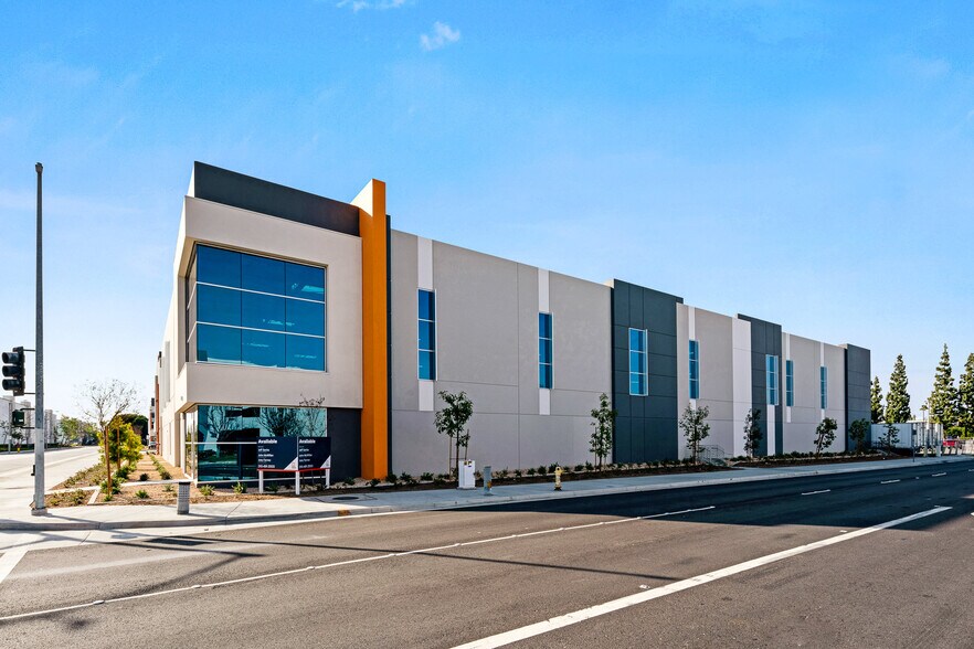 More Photos Of 5637 E 61st St, Commerce Unknown For Lease