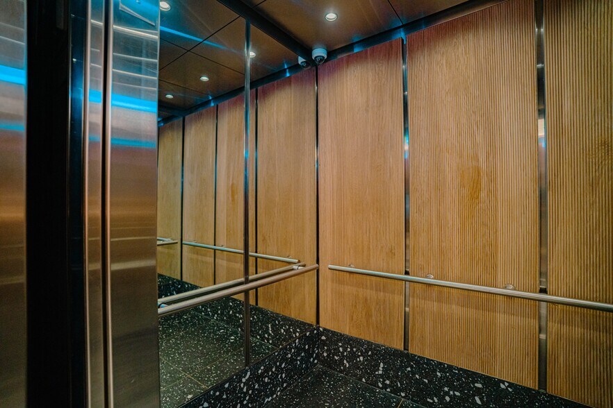 More Photos Of 401-407 Lincoln Rd, Miami Beach Office For Lease