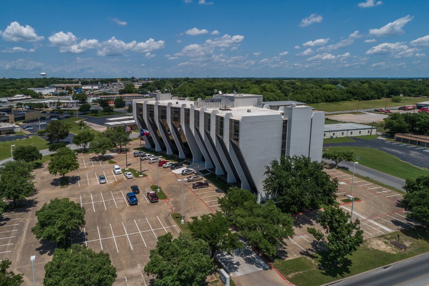 1800 Teague Dr, Sherman, TX 75090 Office For Lease