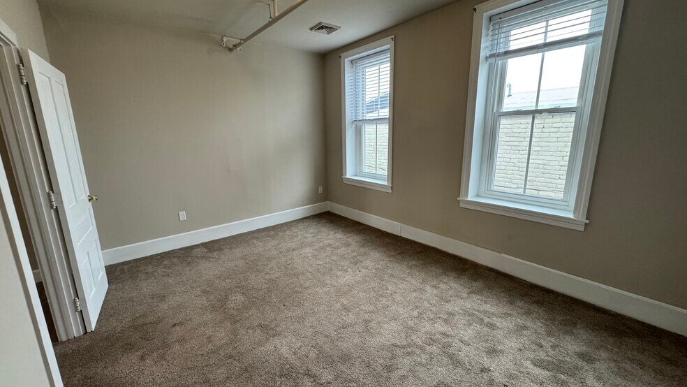 More Photos Of 312-314 W Broad St, Quakertown Office For Sale