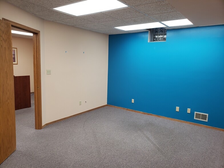 More Photos Of 1333 College Ave, South Milwaukee Medical For Lease