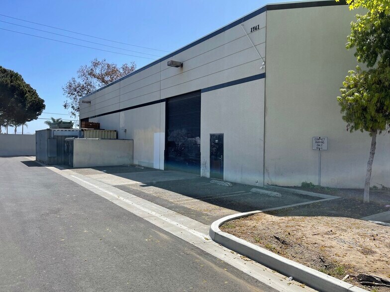 More Photos Of 1741 Fiske Pl, Oxnard Warehouse For Sale