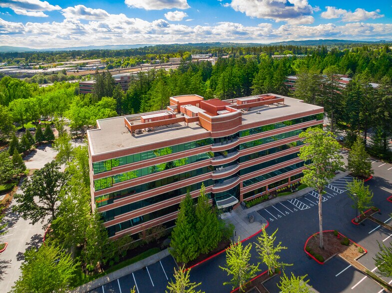 More Photos Of 2 Centerpointe Dr, Lake Oswego Office For Lease