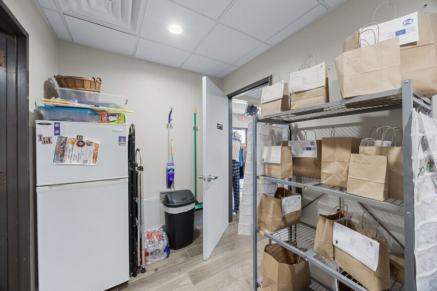 More Photos Of 14262 W State Highway 29, Liberty Hill General Retail For Sale