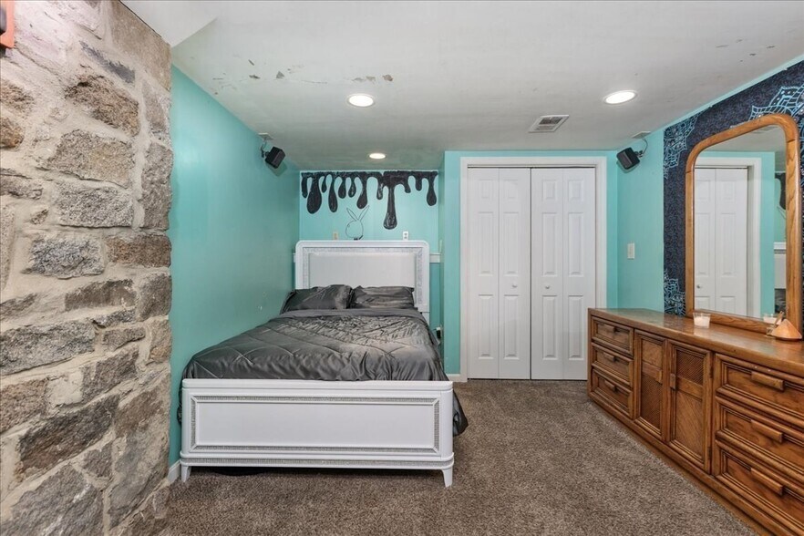 More Photos Of 57 Elm St, Salisbury Industrial For Sale