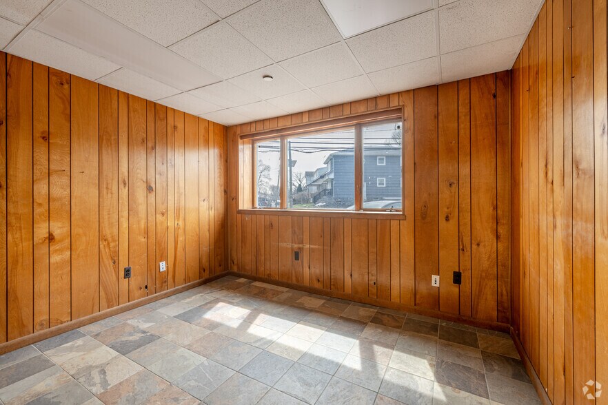 More Photos Of 185 Van Winkle Ave, Hawthorne Warehouse For Sale