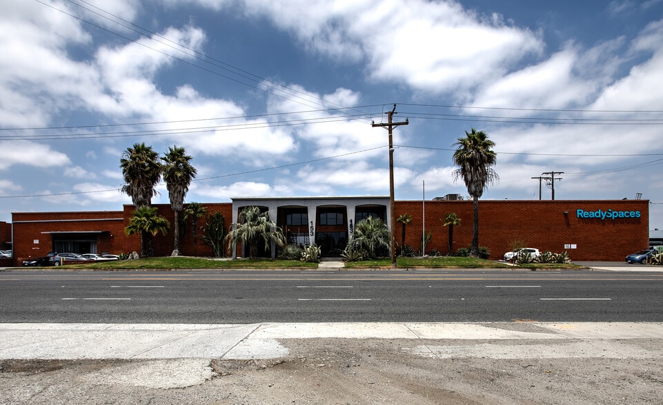 More Photos Of 151-153 W Rosecrans Ave, Gardena Warehouse For Lease