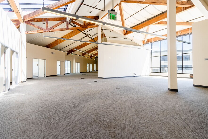 More Photos Of 2800 Leavenworth St, San Francisco Storefront Retail Office For Lease