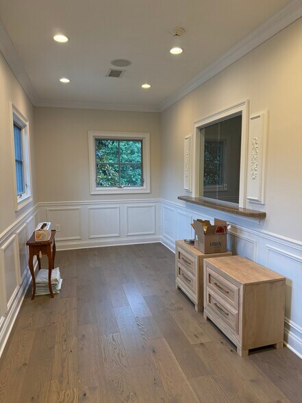 More Photos Of 215 Monmouth Rd, Oakhurst Office For Lease