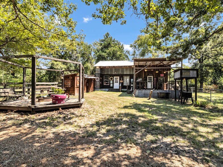 More Photos Of 750 N US Highway 287, Palestine Multifamily For Sale