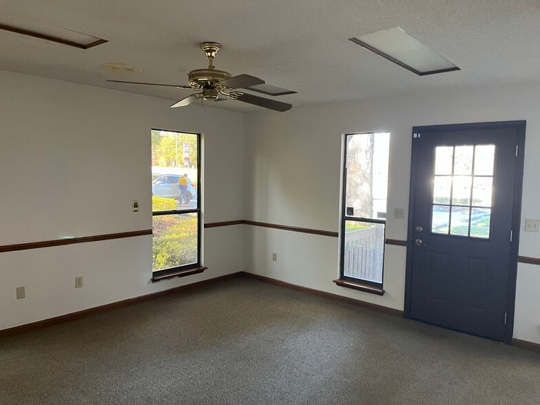 More Photos Of 2809 Blanding Blvd, Middleburg Office For Sale