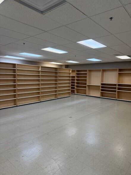 More Photos Of 215 Fast Ice Dr, Midland Research And Development For Sale