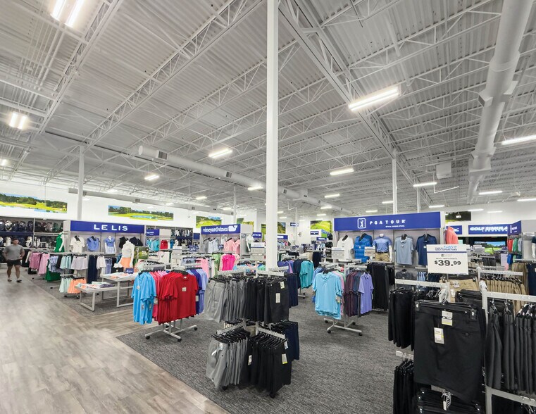 More Photos Of 996 Breckenridge Ln, Louisville Storefront For Sale