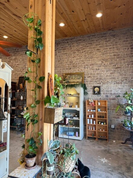 More Photos Of 131 S Lee St, Fort Gibson General Retail For Sale